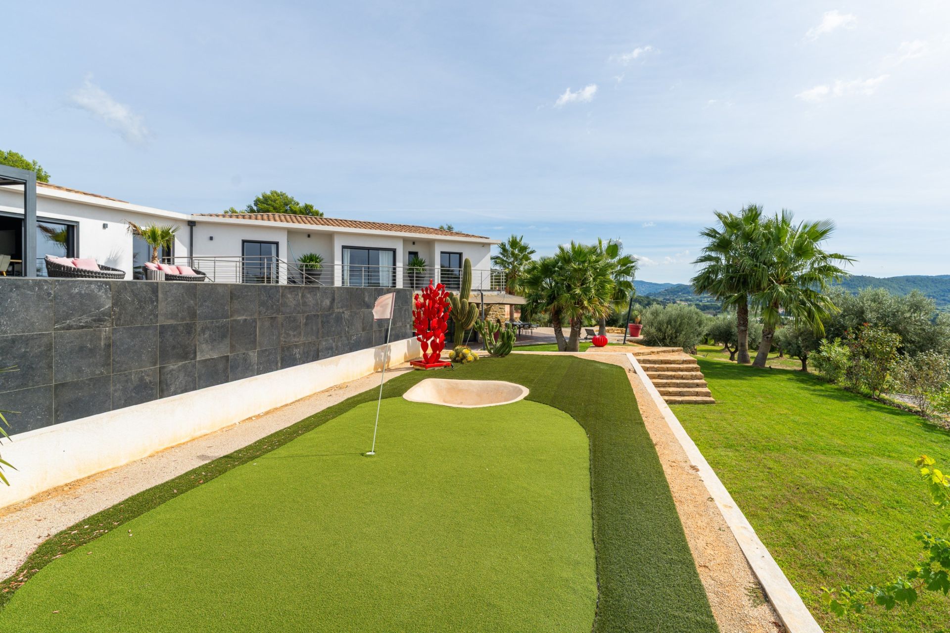 house 13 Rooms for sale on LA CADIERE D AZUR (83740)