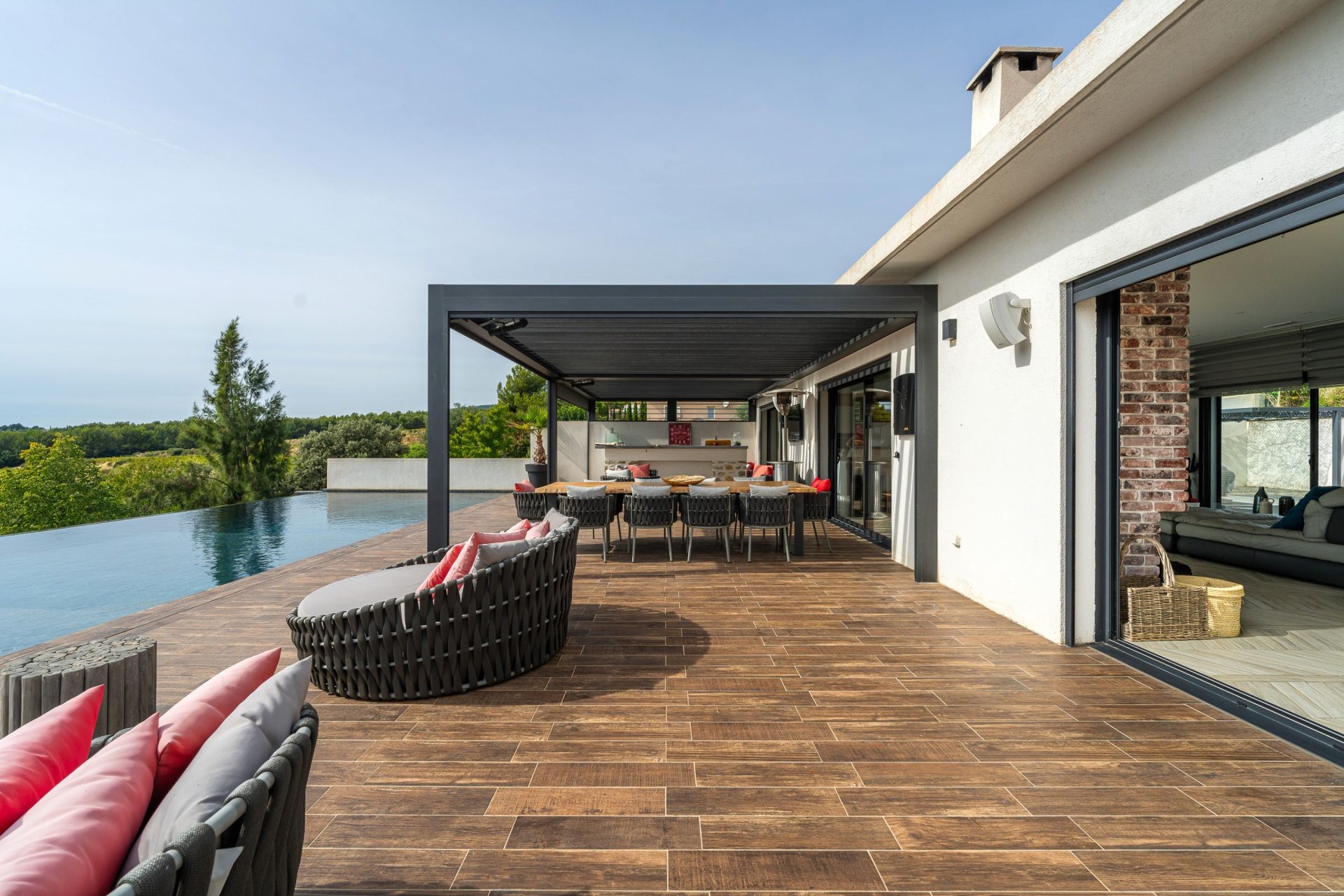 house 13 Rooms for sale on LA CADIERE D AZUR (83740)