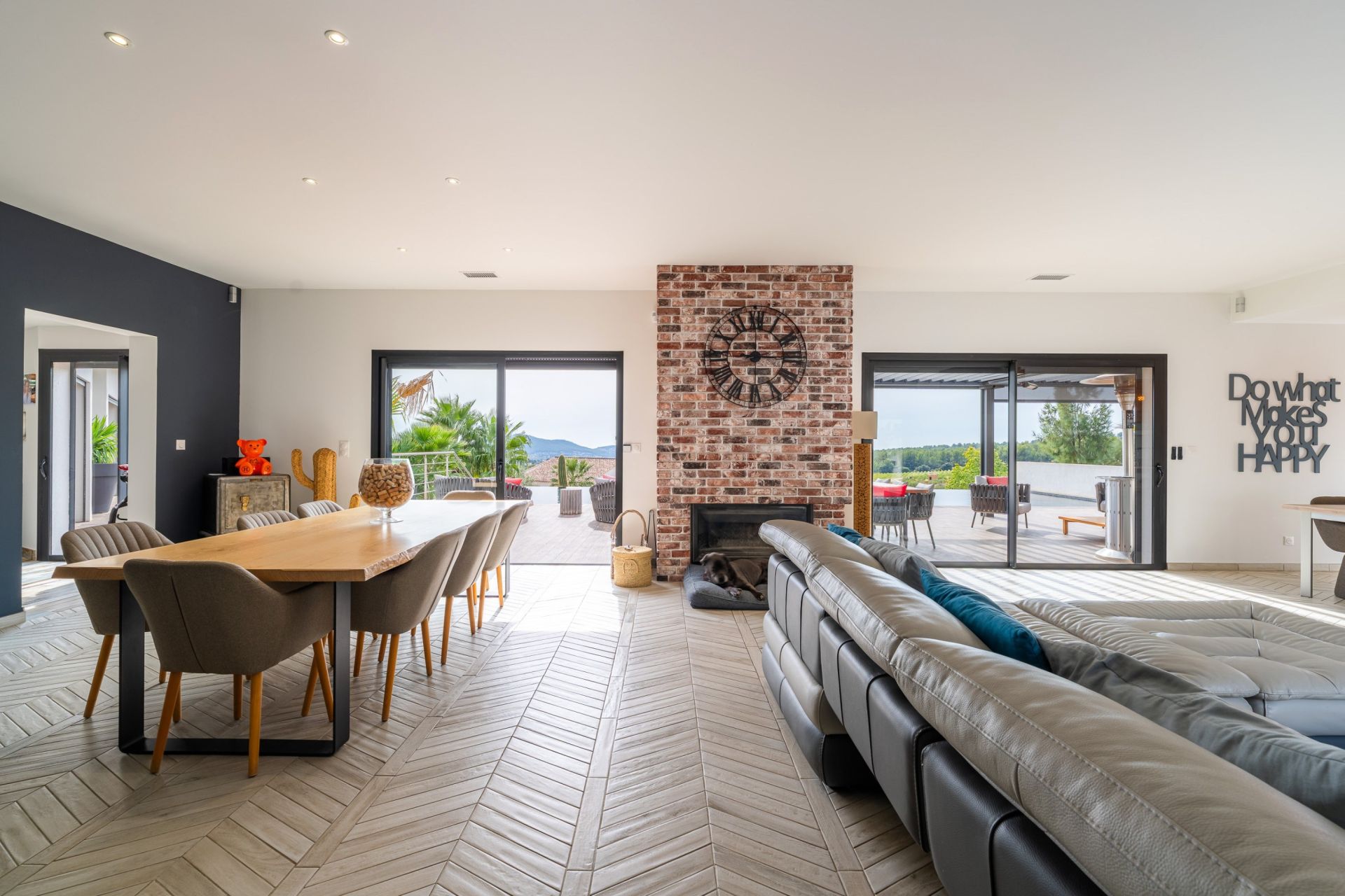 house 13 Rooms for sale on LA CADIERE D AZUR (83740)