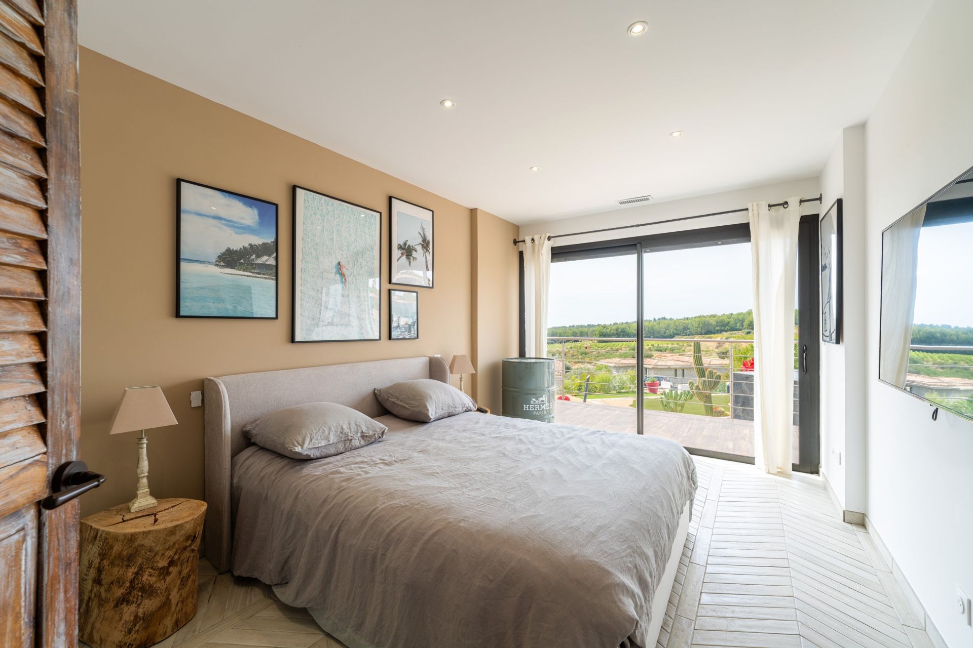 house 13 Rooms for sale on LA CADIERE D AZUR (83740)