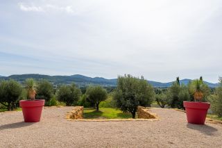 house 13 Rooms for sale on LA CADIERE D AZUR (83740)