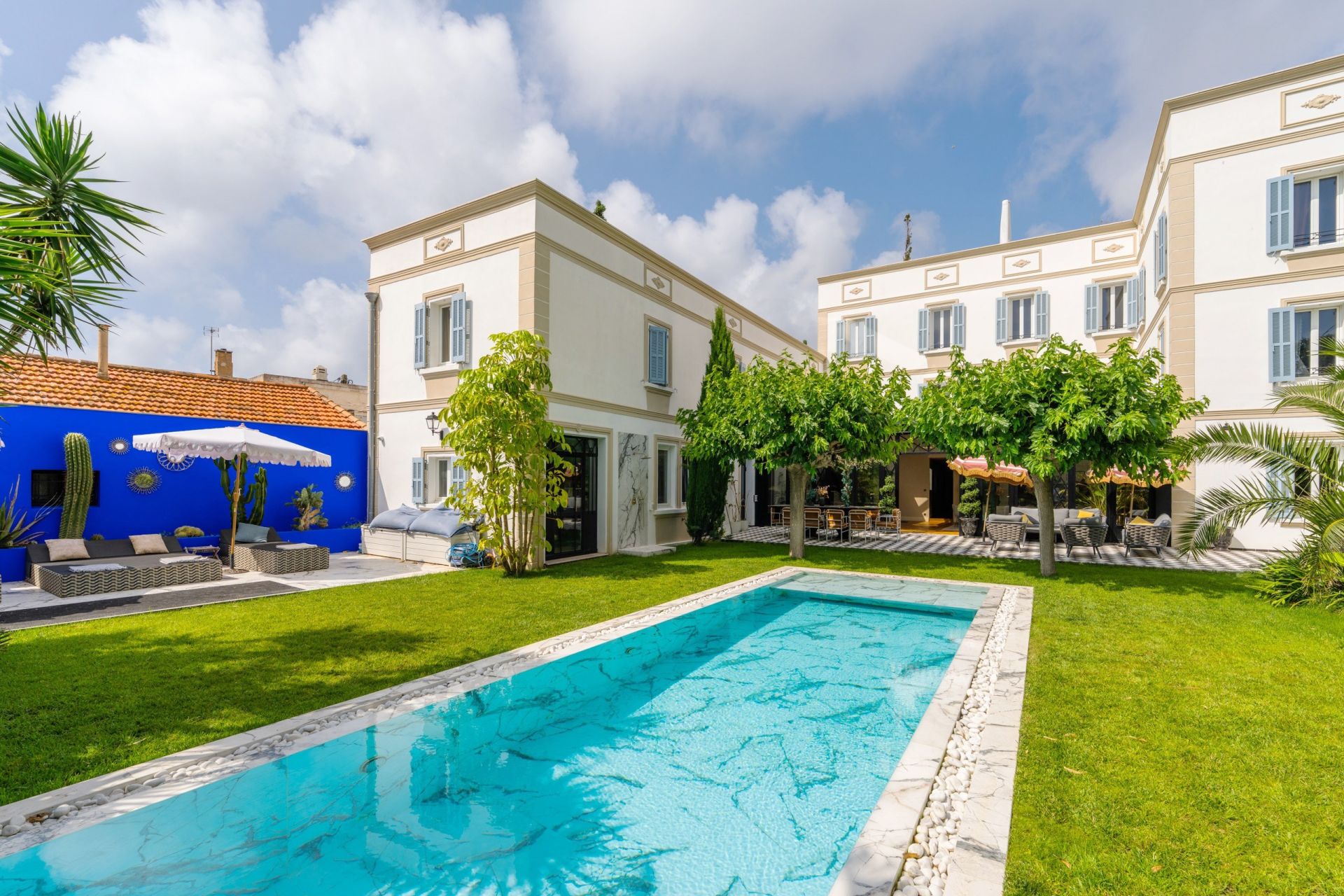 maison 15 Pièces en vente sur LE BRUSC (83140)