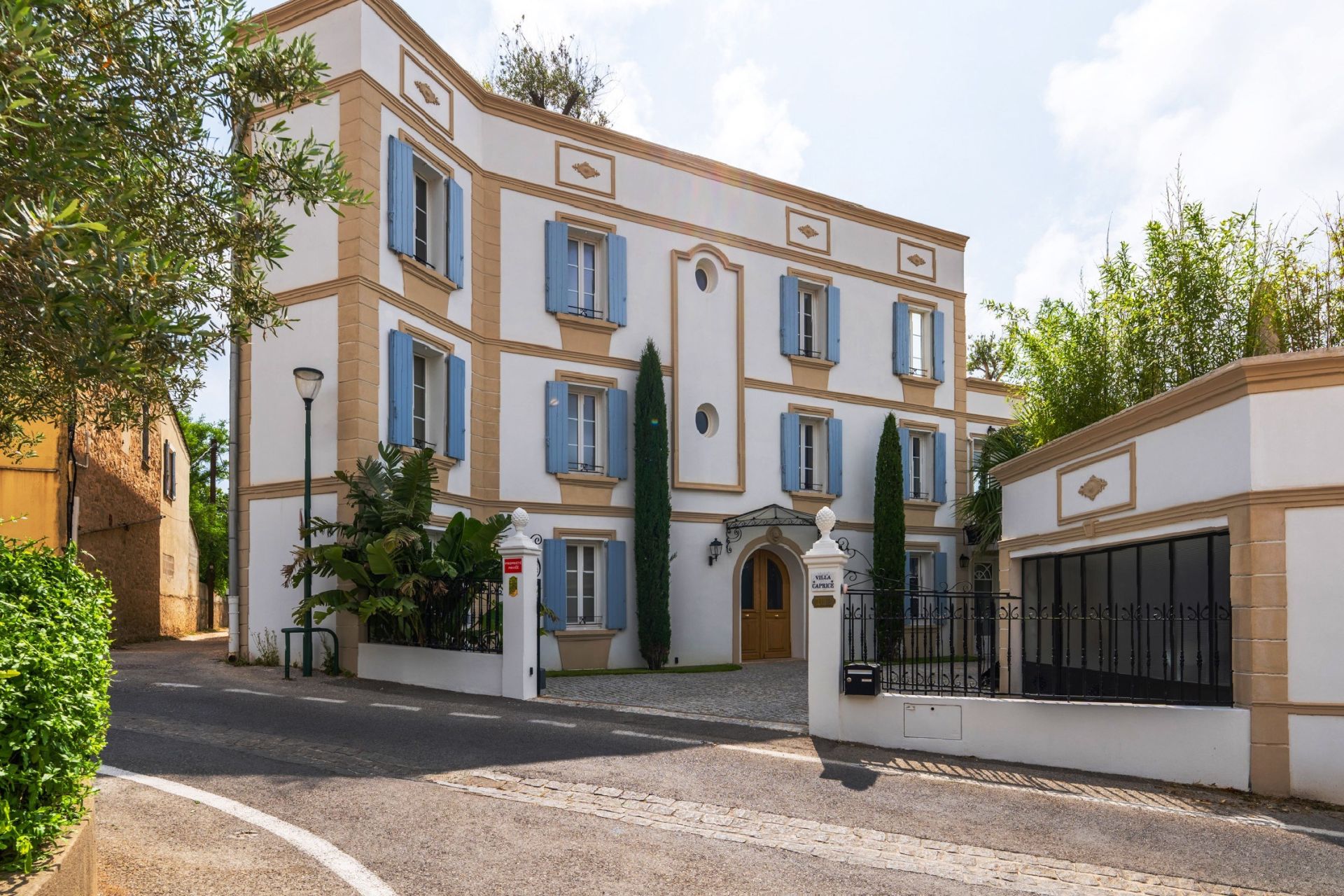 maison de maître 15 Pièces en vente sur LE BRUSC (83140)