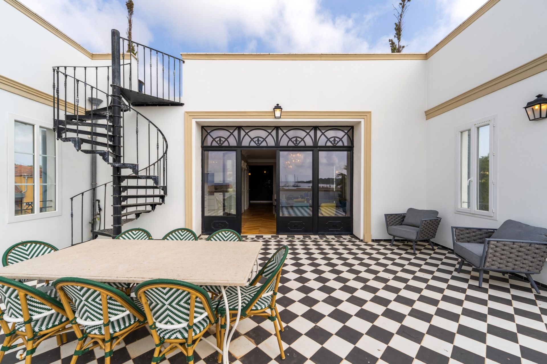 maison de maître 15 Pièces en vente sur LE BRUSC (83140)
