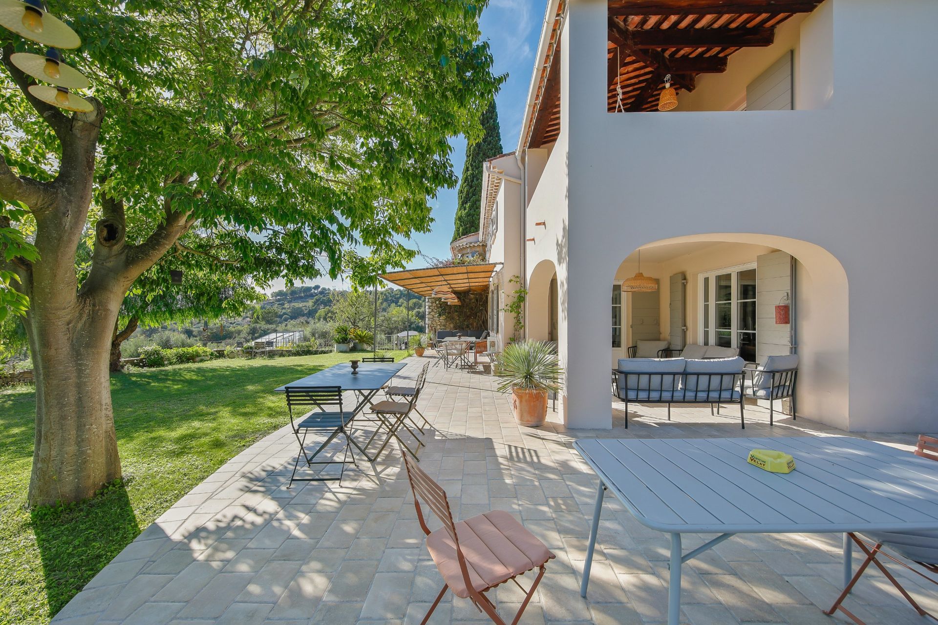 house 8 Rooms for sale on SANARY SUR MER (83110)