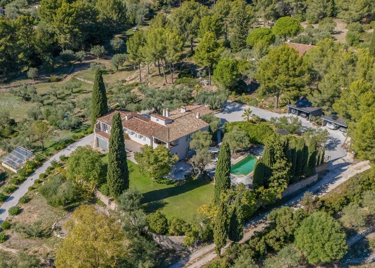 house 8 Rooms for sale on SANARY SUR MER (83110)