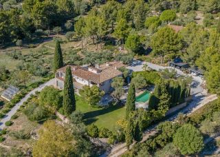 house 8 Rooms for sale on SANARY SUR MER (83110)