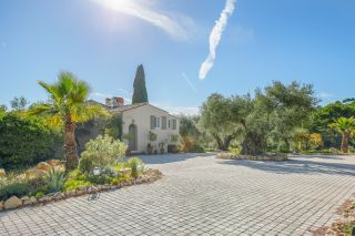 house 8 Rooms for sale on SANARY SUR MER (83110)