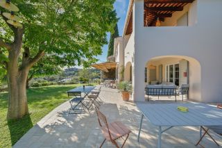 house 8 Rooms for sale on SANARY SUR MER (83110)