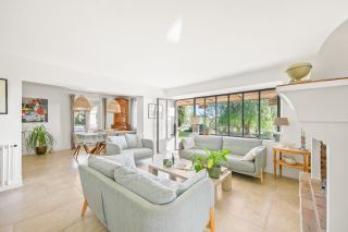 house 8 Rooms for sale on SANARY SUR MER (83110)