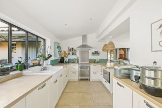 house 8 Rooms for sale on SANARY SUR MER (83110)