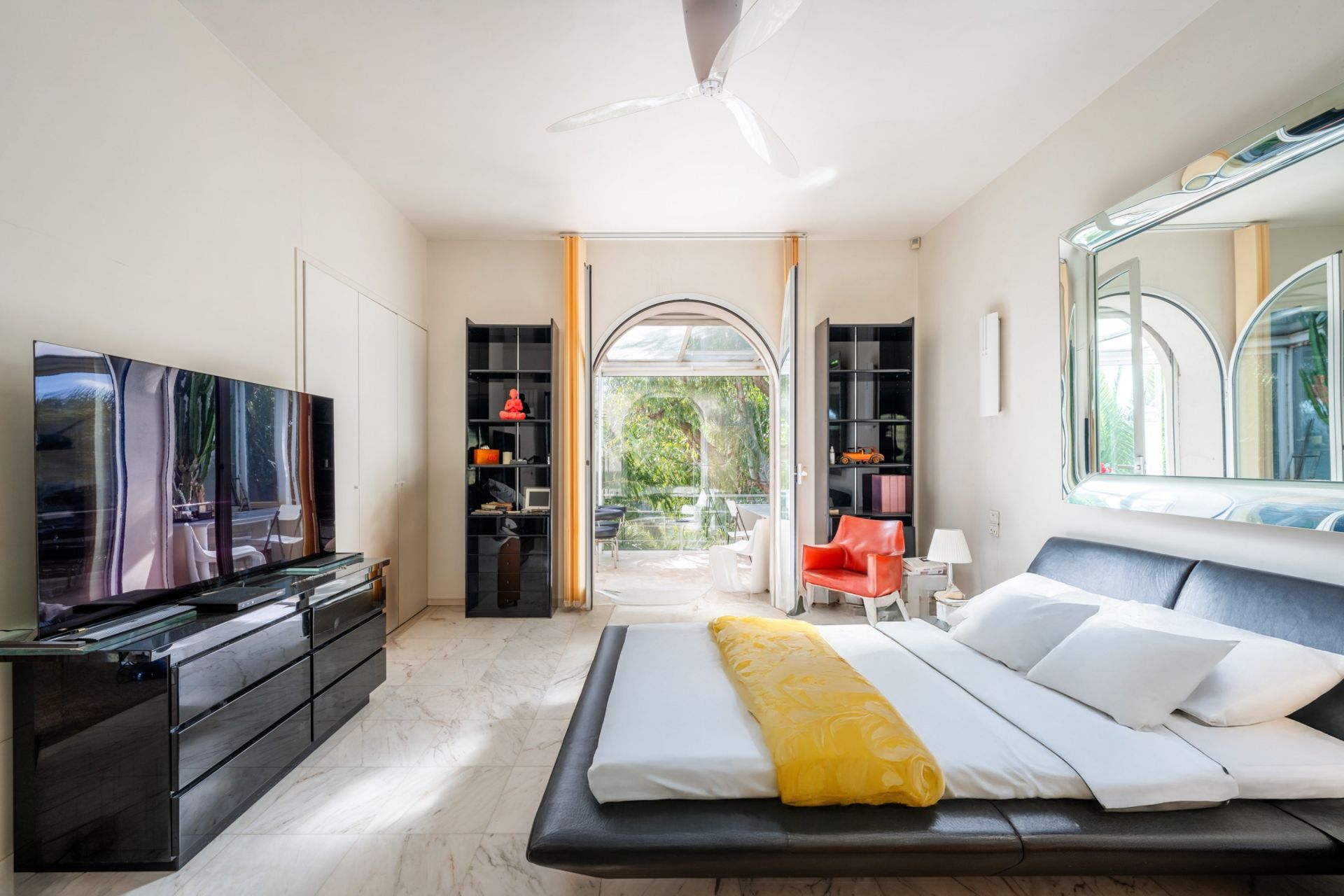 house 8 Rooms for sale on SANARY SUR MER (83110)