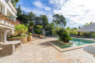 house 8 Rooms for sale on SANARY SUR MER (83110)