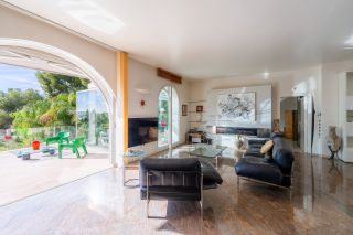 house 8 Rooms for sale on SANARY SUR MER (83110)