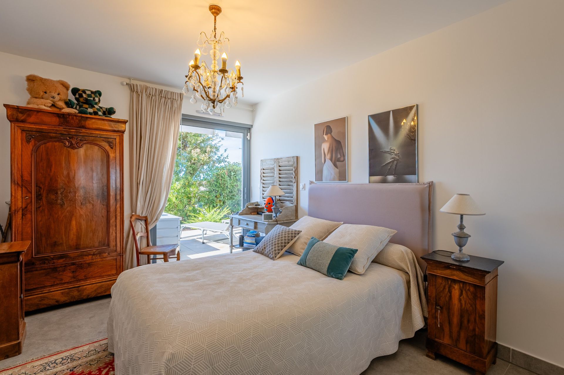 apartment 4 Rooms for sale on SIX FOURS LES PLAGES (83140)