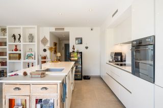 apartment 4 Rooms for sale on SIX FOURS LES PLAGES (83140)