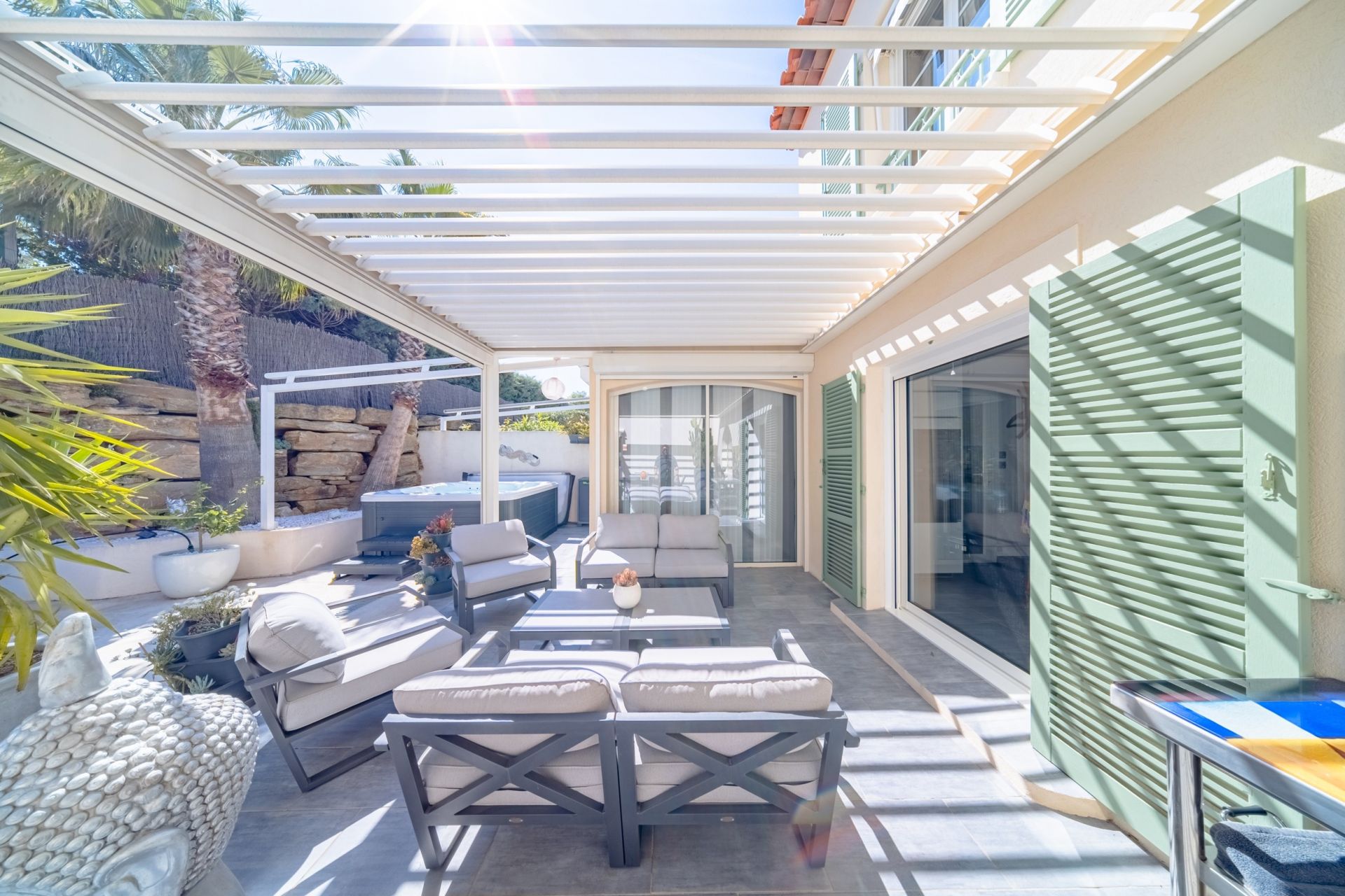 maison 5 Pièces en vente sur SANARY SUR MER (83110)