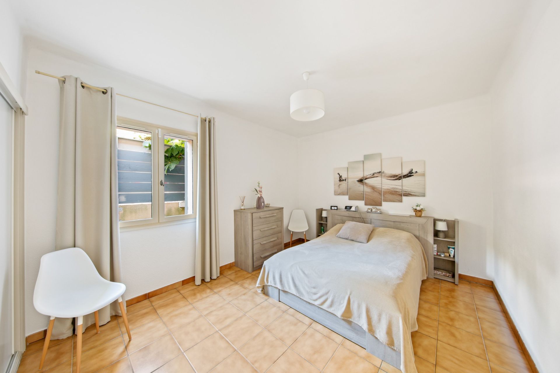 house 7 Rooms for sale on OLLIOULES (83190)