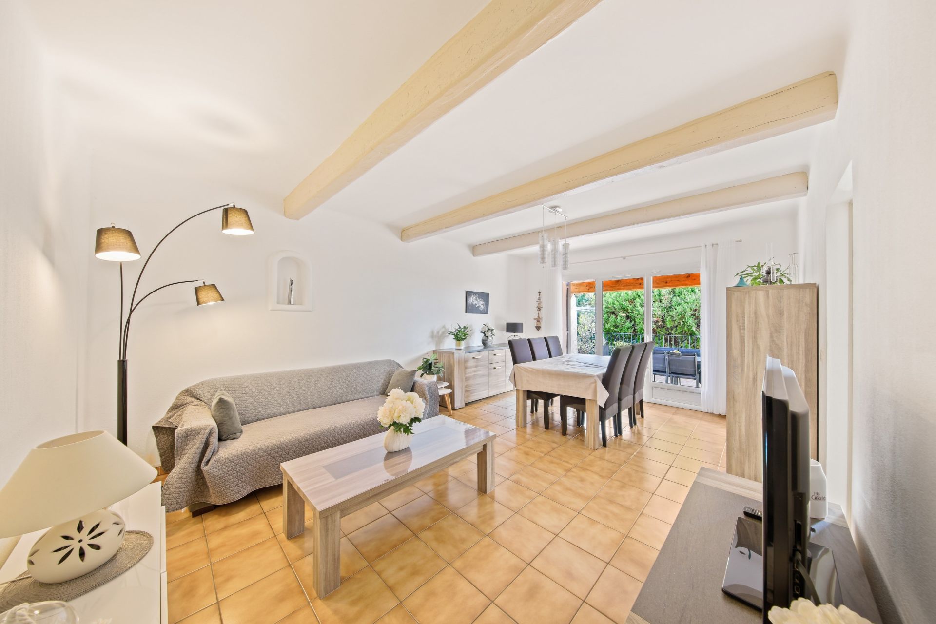 house 7 Rooms for sale on OLLIOULES (83190)