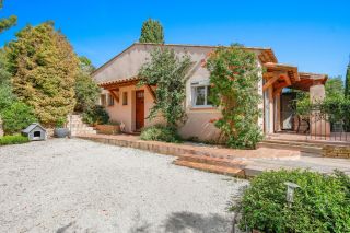 house 7 Rooms for sale on OLLIOULES (83190)