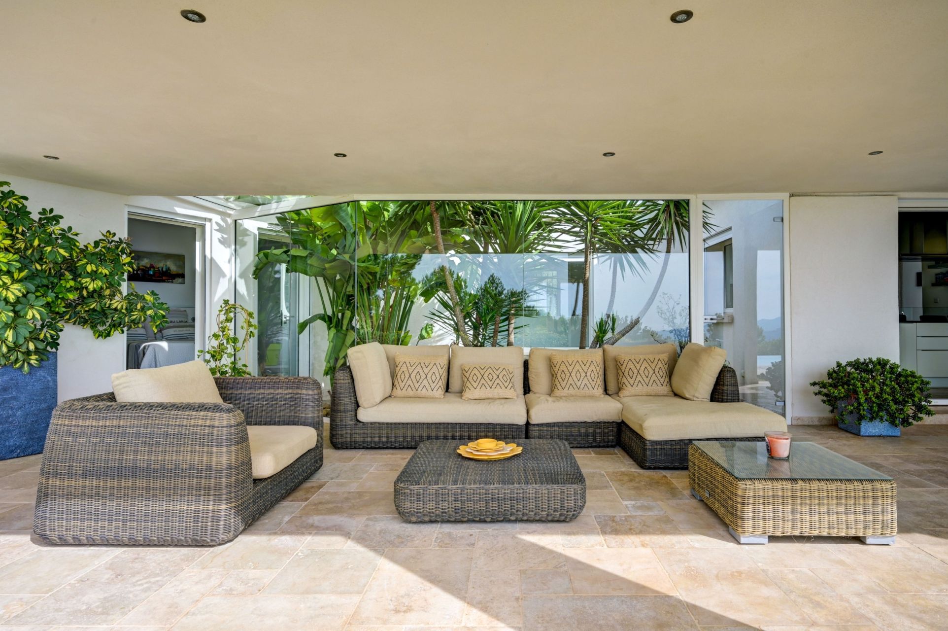 house 8 Rooms for sale on OLLIOULES (83190)