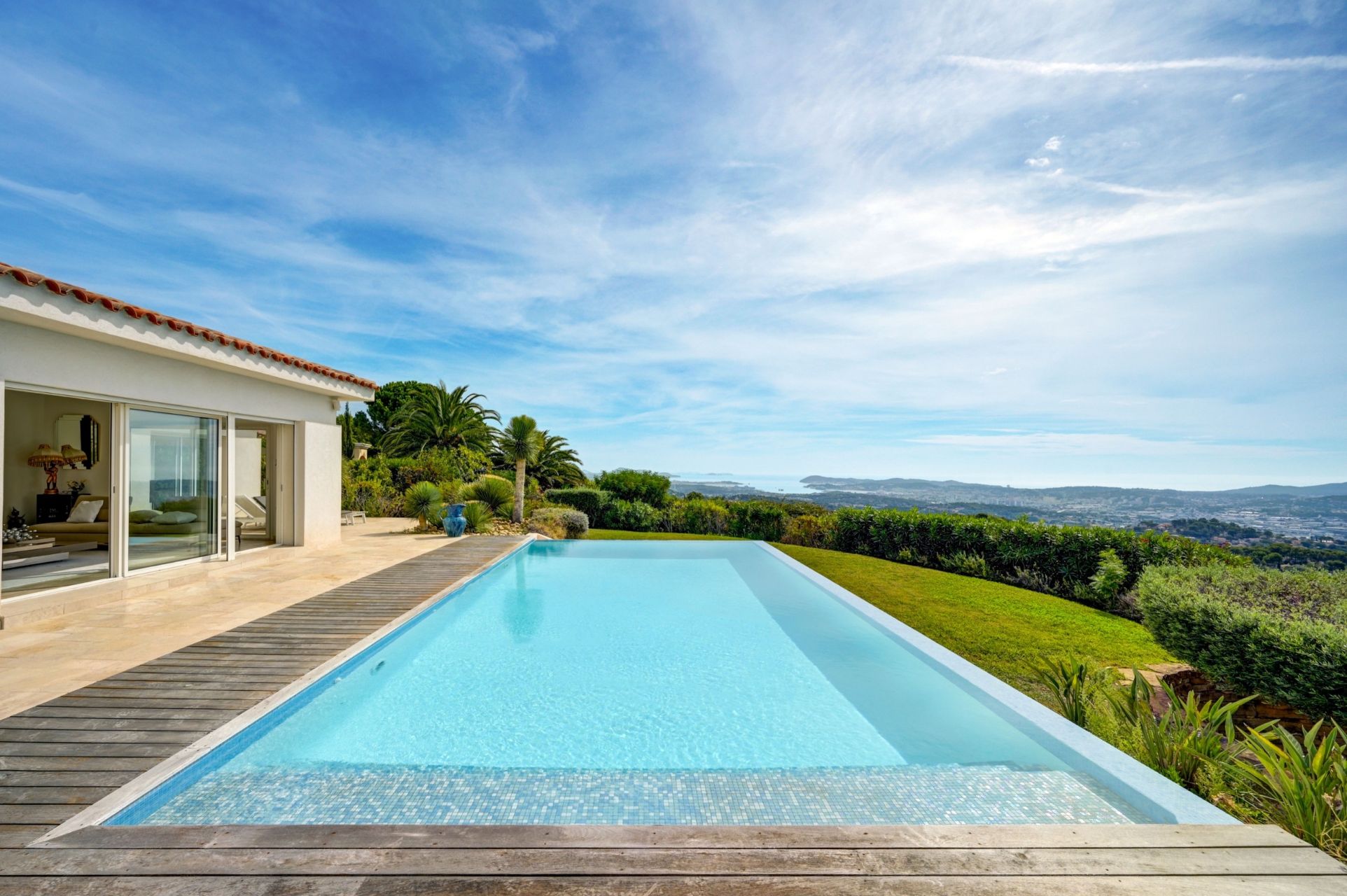 maison 8 Pièces en vente sur OLLIOULES (83190)
