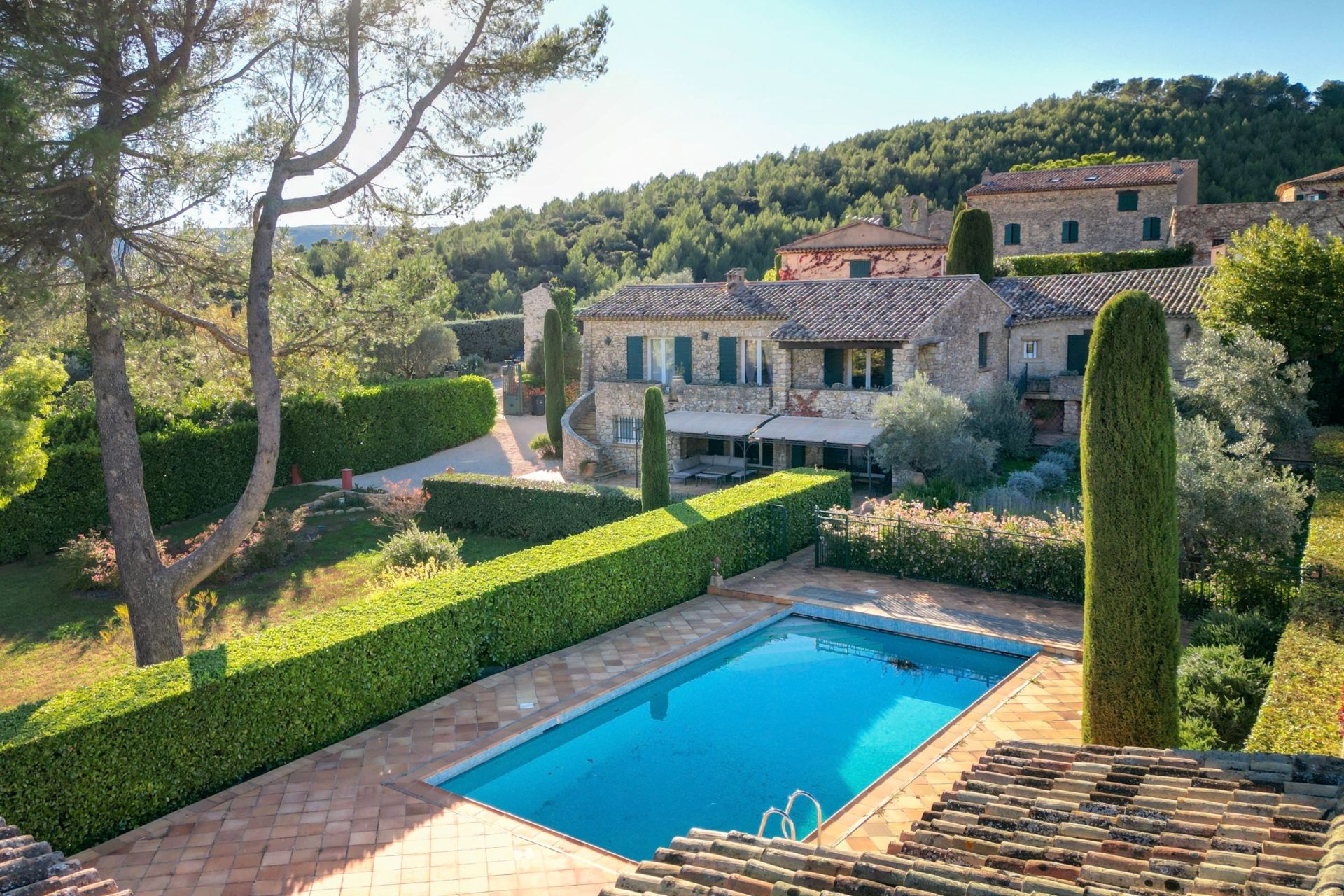 house 8 Rooms for sale on LA ROQUEBRUSSANNE (83136)