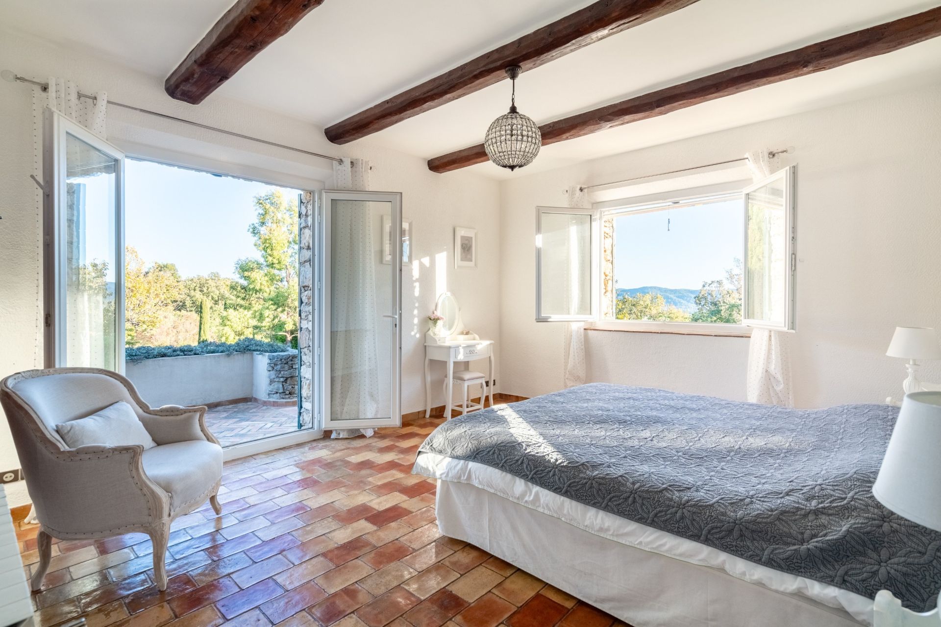 maison 8 Pièces en vente sur LA ROQUEBRUSSANNE (83136)