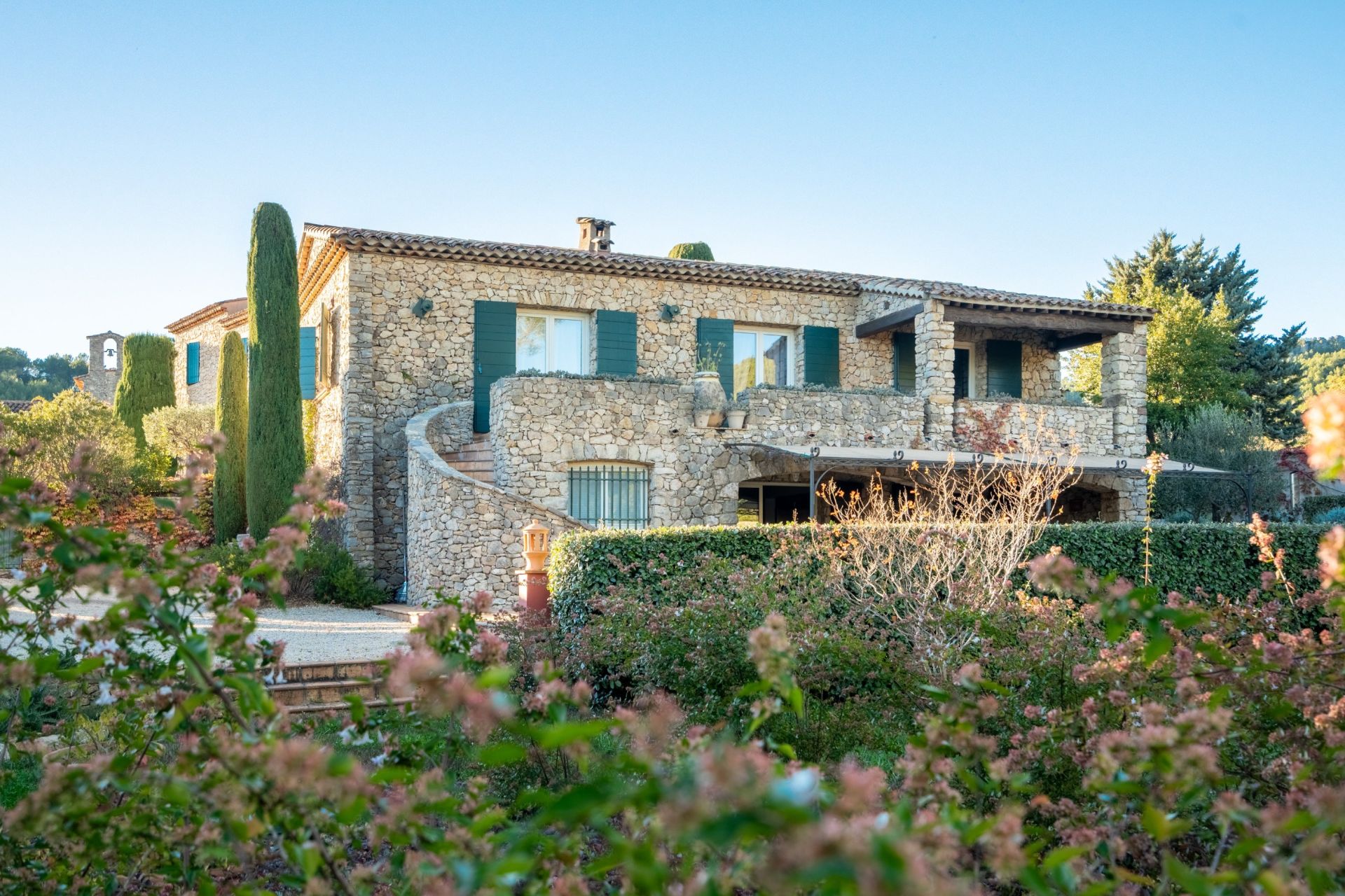 maison 8 Pièces en vente sur LA ROQUEBRUSSANNE (83136)