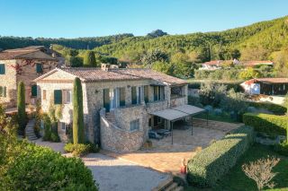 maison 8 Pièces en vente sur LA ROQUEBRUSSANNE (83136)