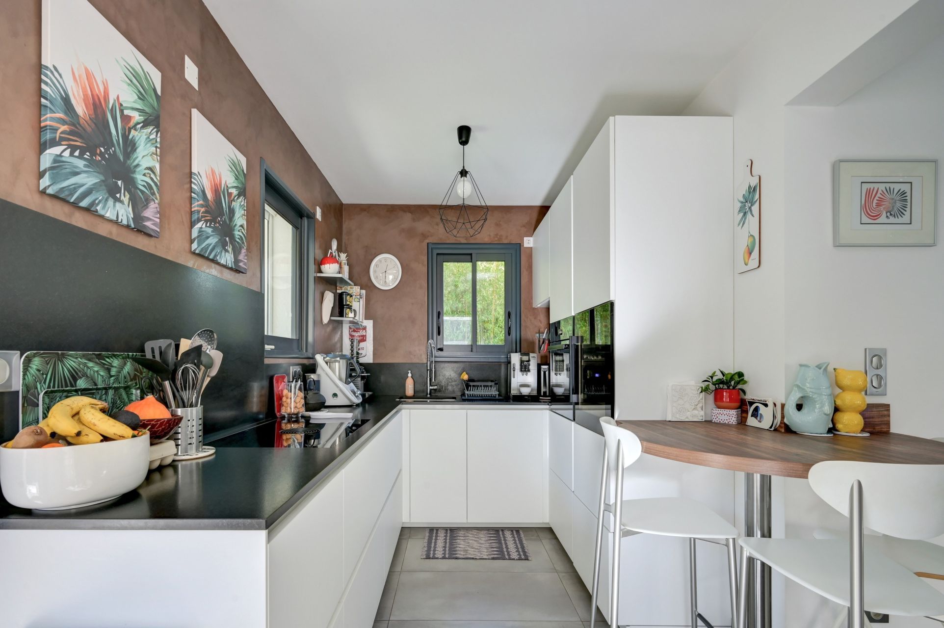 house 5 Rooms for sale on BANDOL (83150)