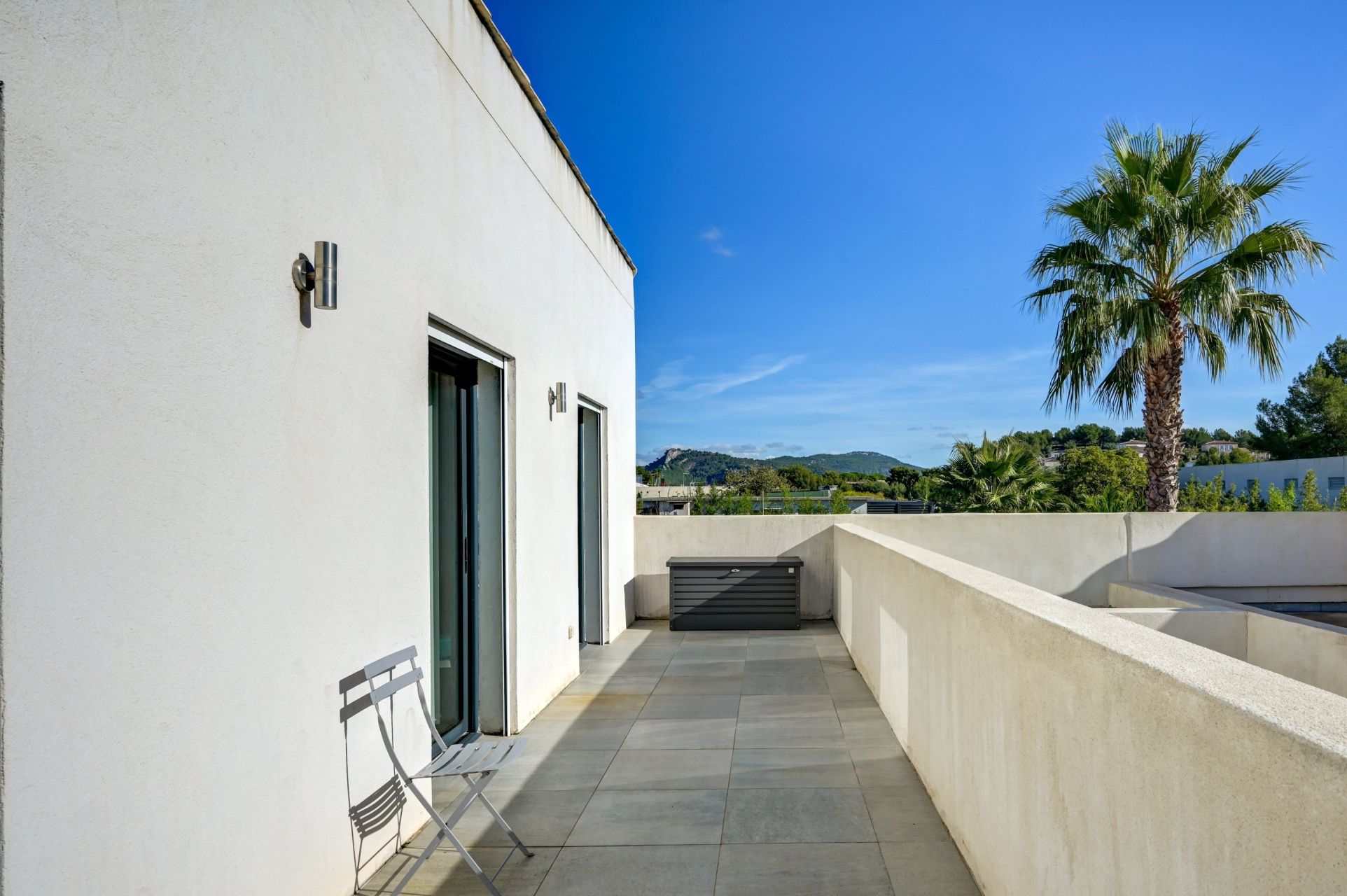 house 5 Rooms for sale on BANDOL (83150)