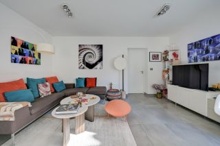 house 5 Rooms for sale on BANDOL (83150)