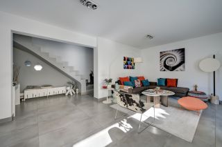 house 5 Rooms for sale on BANDOL (83150)