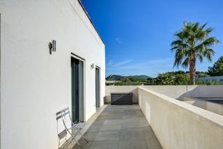 house 5 Rooms for sale on BANDOL (83150)