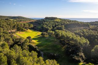 house 5 Rooms for sale on ST CYR SUR MER (83270)