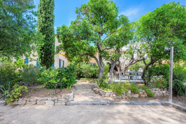 Vente Maison Sanary-sur-Mer 7&nbsp;Pièces 235&nbsp;m²