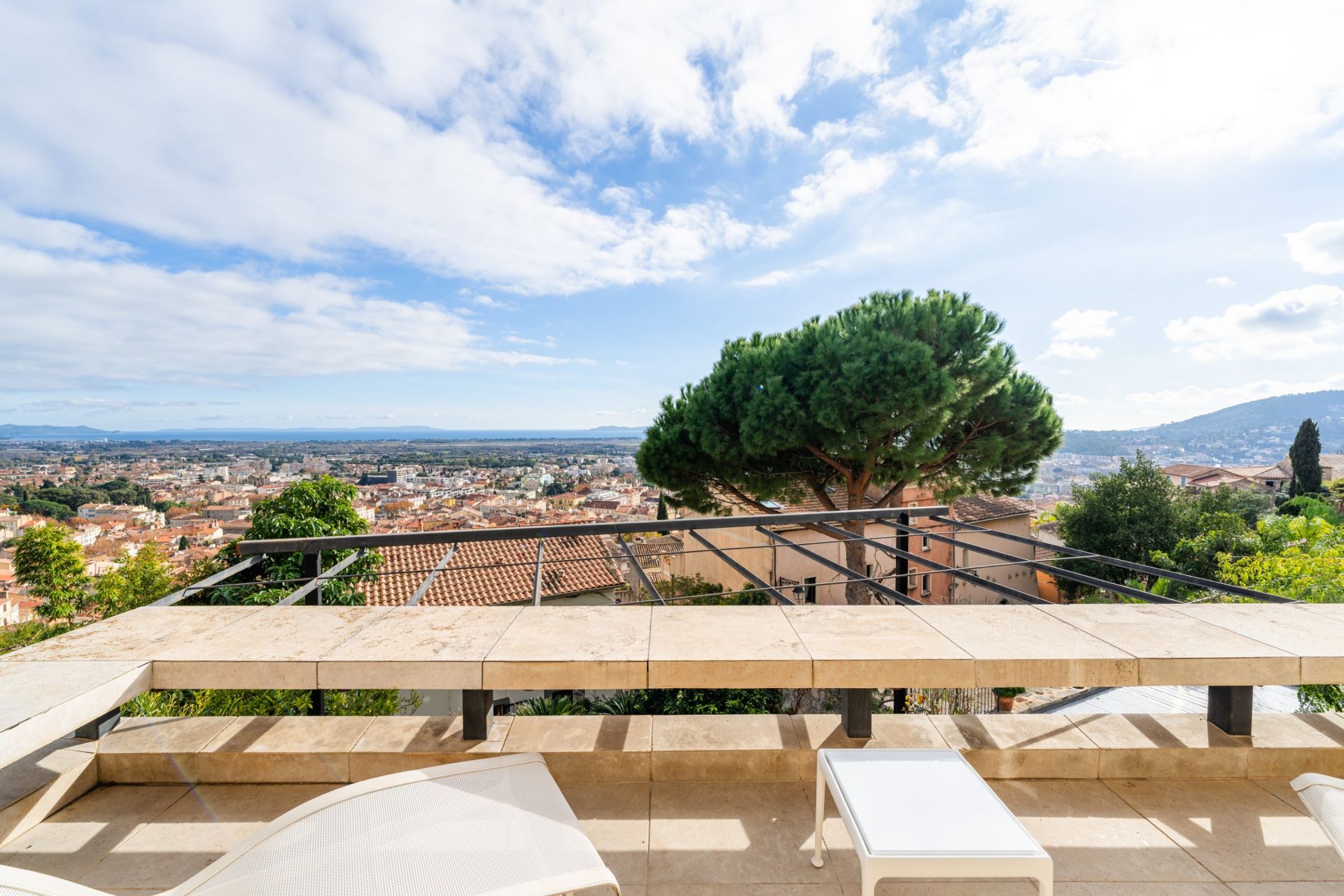 maison 7 Pièces en vente sur HYERES (83400)