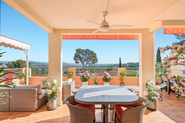 Vente Appartement Hyères 4&nbsp;Pièces 98&nbsp;m²