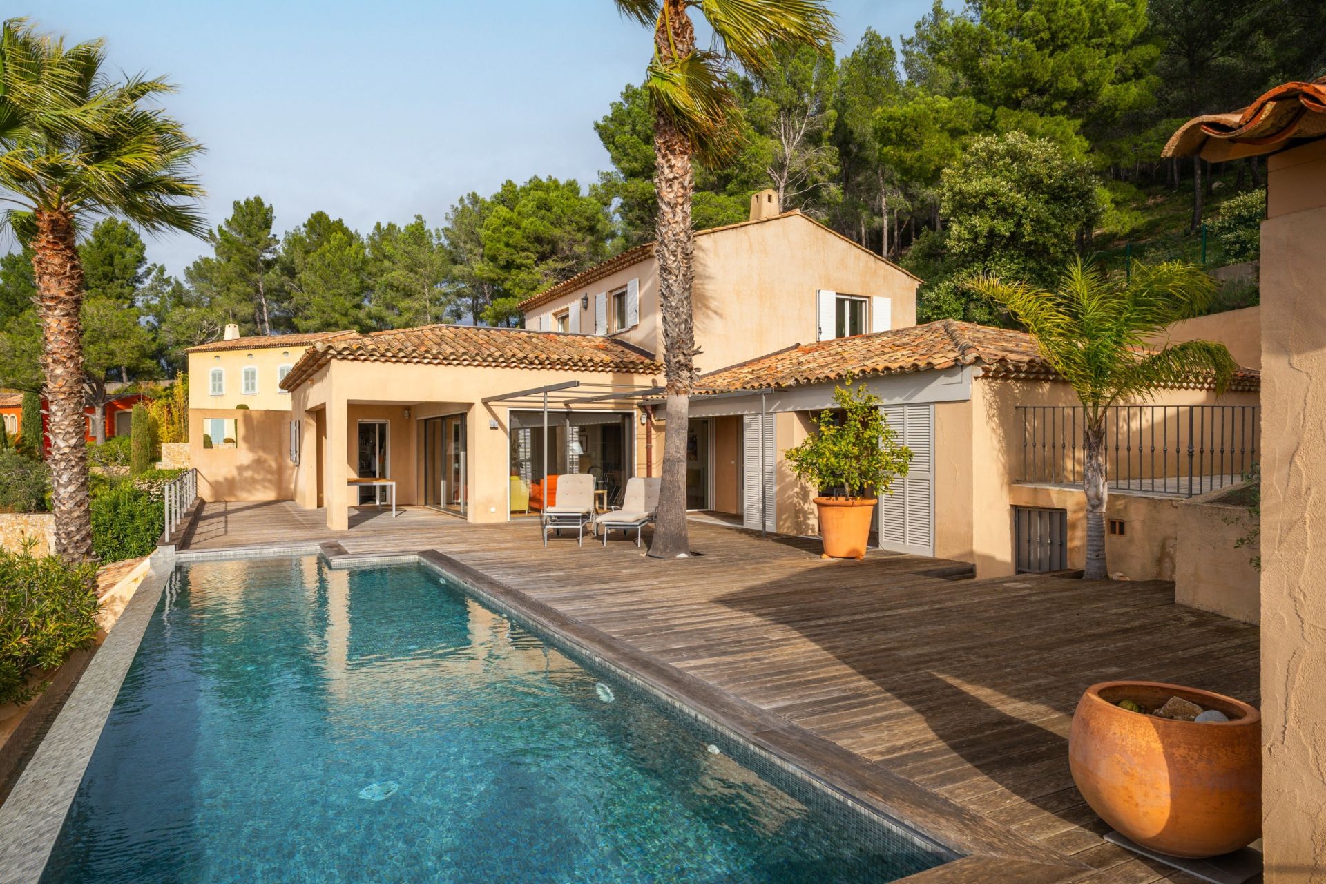 maison 8 Pièces en vente sur ST CYR SUR MER (83270)