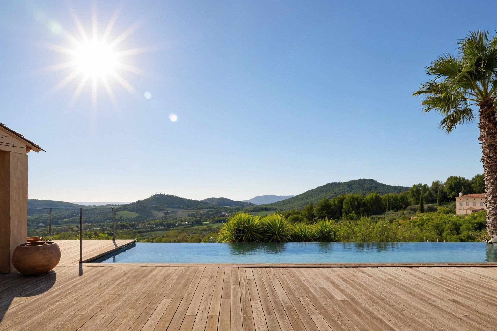 maison 8 Pièces en vente sur ST CYR SUR MER (83270)
