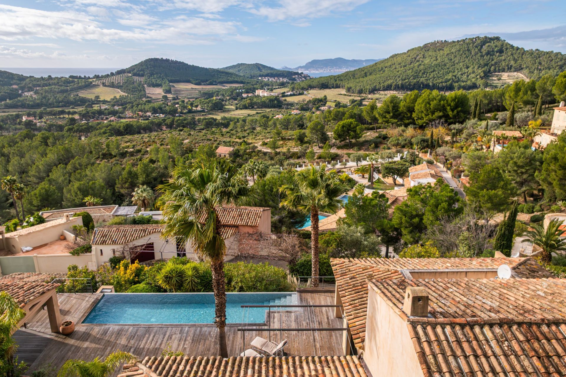 maison 8 Pièces en vente sur ST CYR SUR MER (83270)