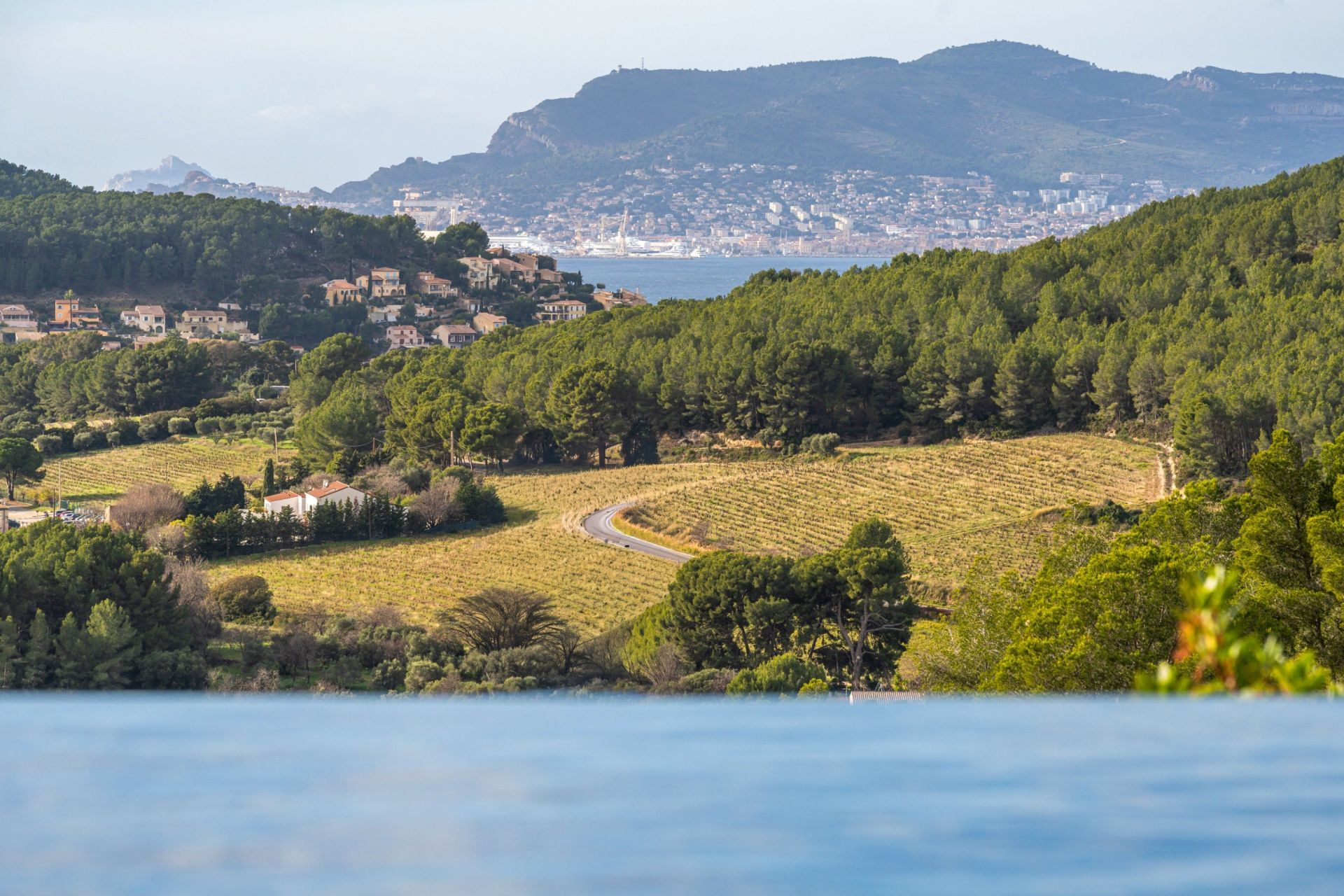 maison 8 Pièces en vente sur ST CYR SUR MER (83270)