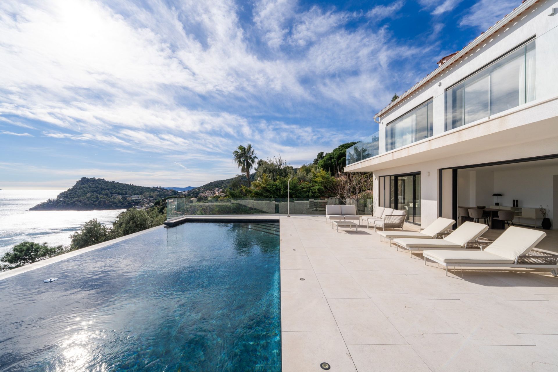 maison 5 Pièces en vente sur RAYOL CANADEL SUR MER (83820)