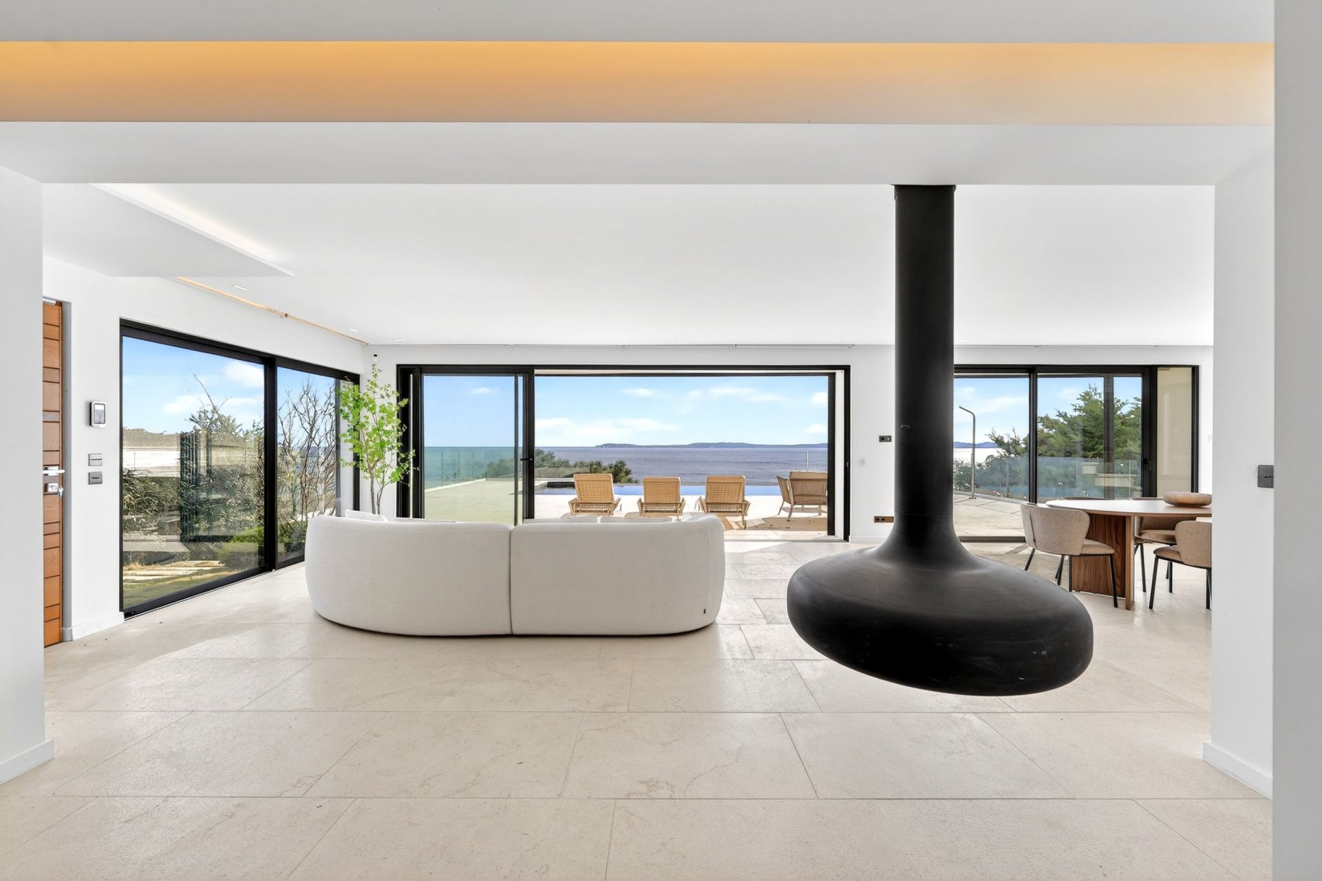 maison 5 Pièces en vente sur RAYOL CANADEL SUR MER (83820)