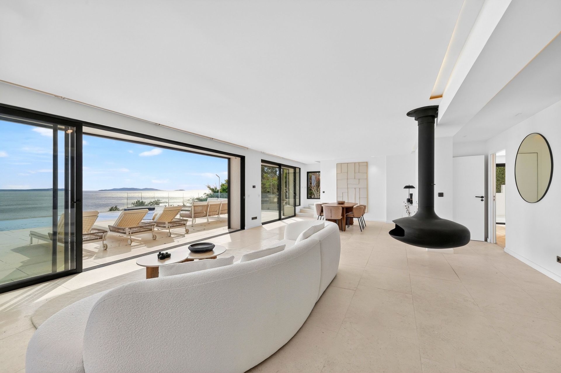 maison 5 Pièces en vente sur RAYOL CANADEL SUR MER (83820)