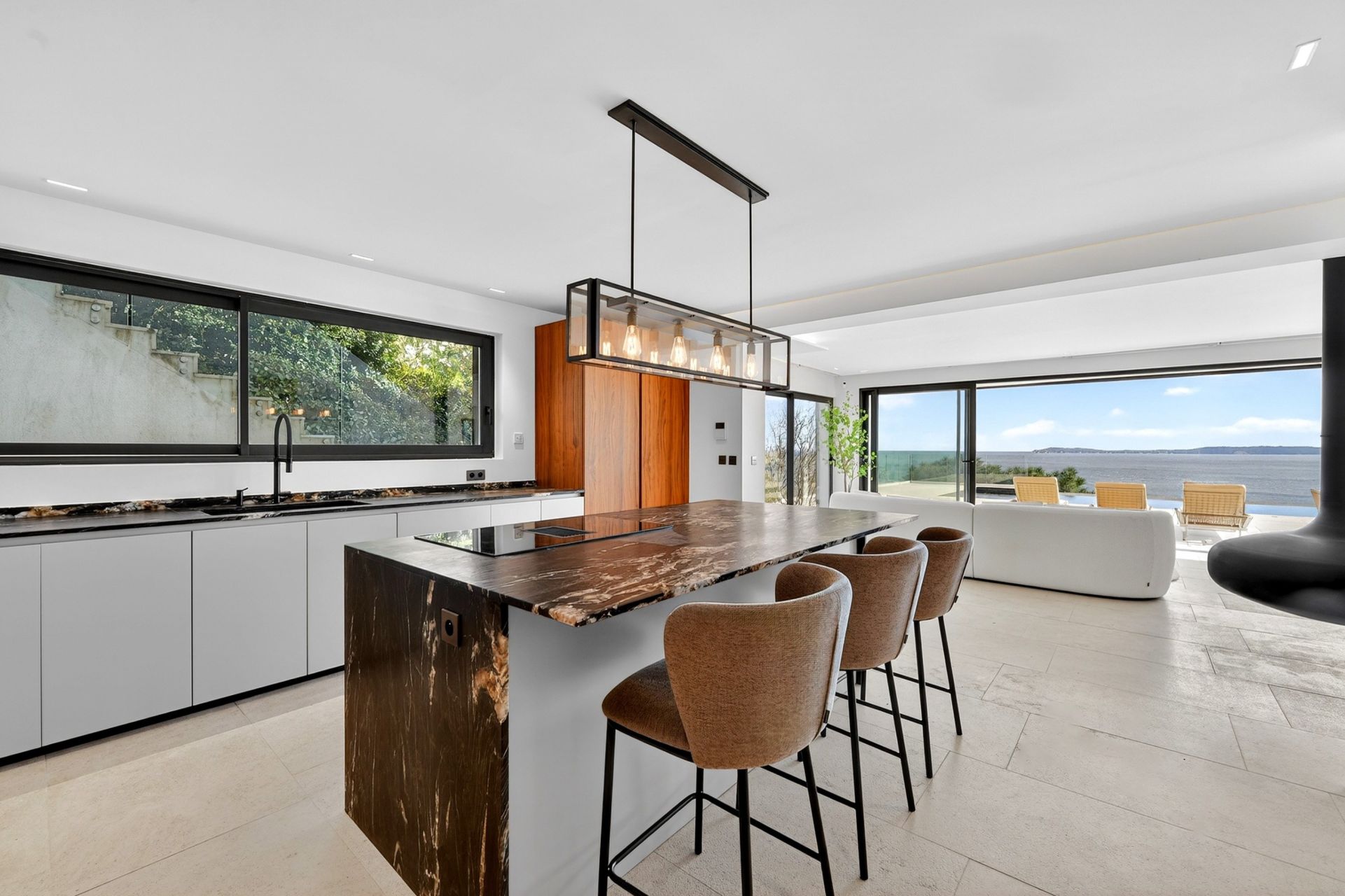 maison 5 Pièces en vente sur RAYOL CANADEL SUR MER (83820)