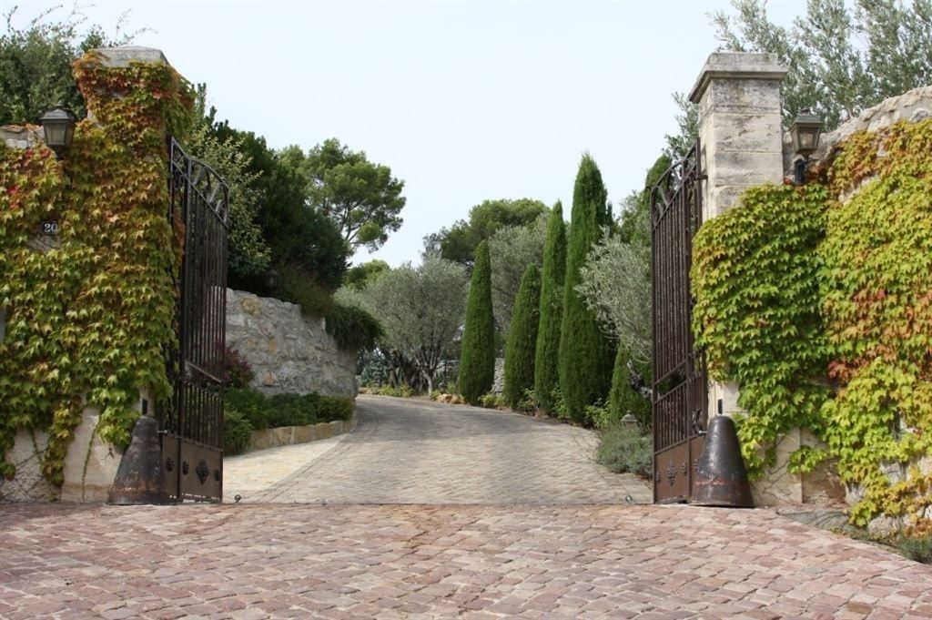 maison 15 Pièces en vente sur LA CADIERE D AZUR (83740)