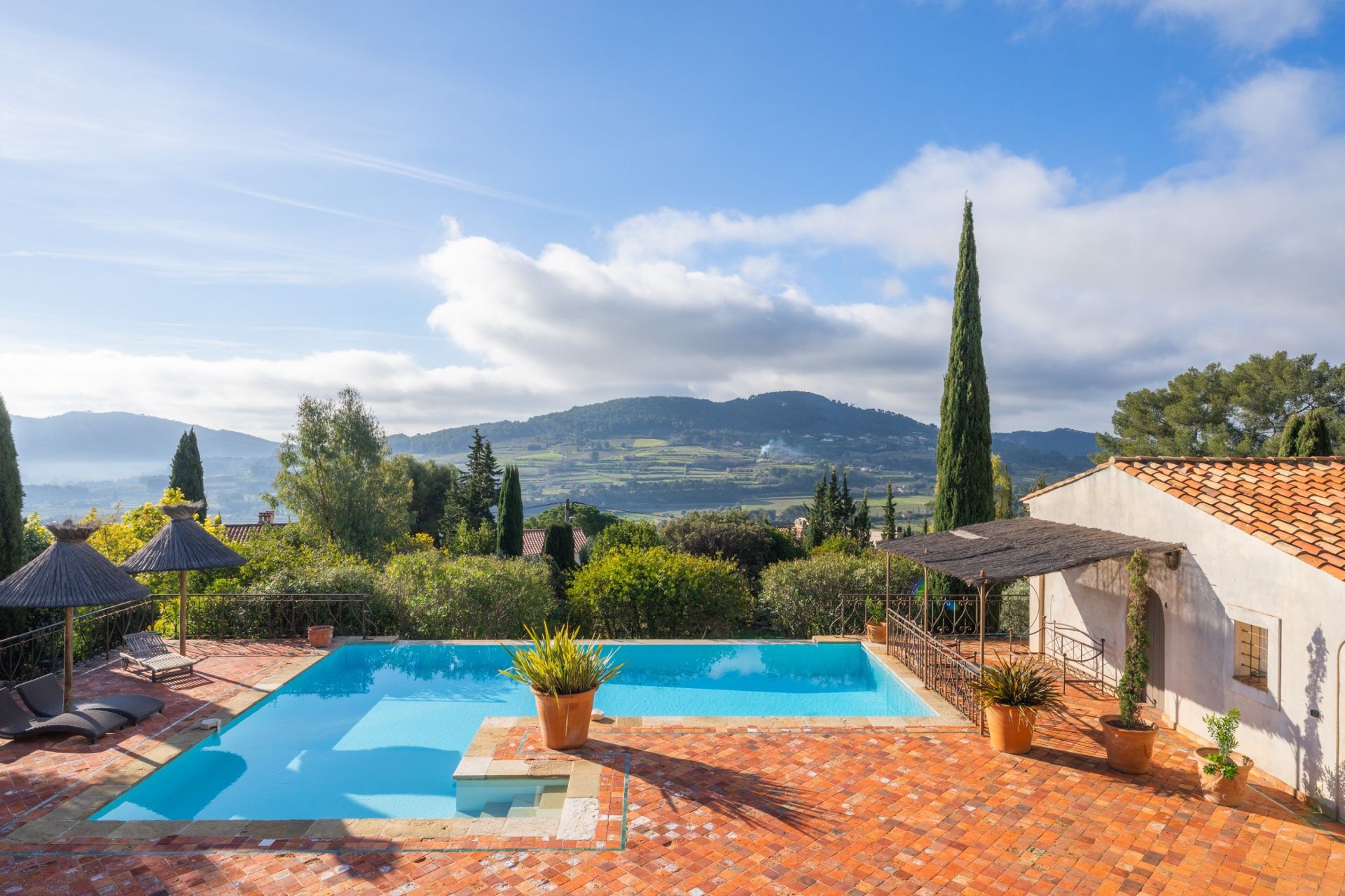 maison 15 Pièces en vente sur LA CADIERE D AZUR (83740)