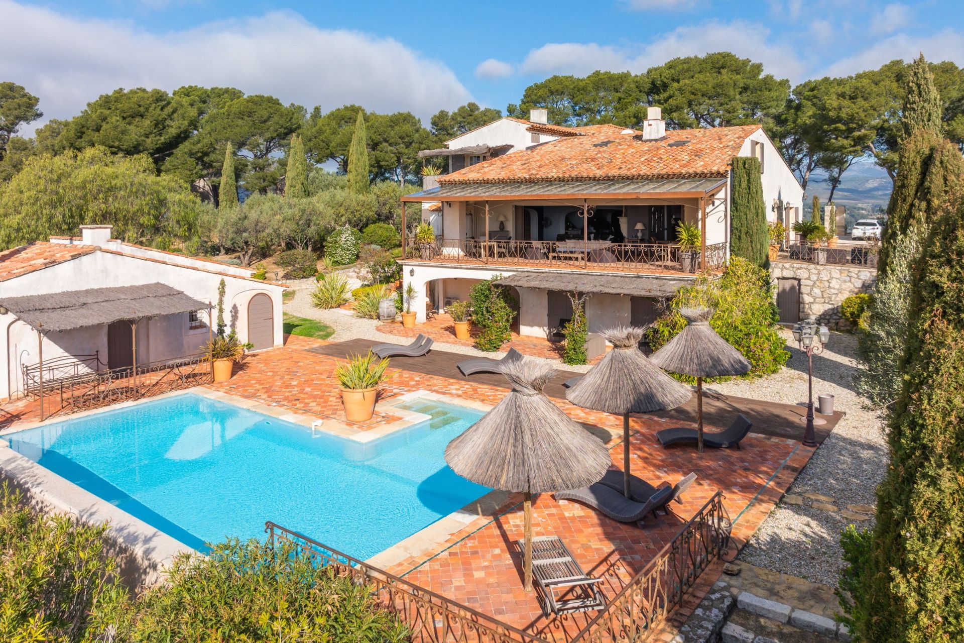 maison 15 Pièces en vente sur LA CADIERE D AZUR (83740)